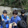 写真4　渓流の生物観察（札幌啓成高校SSH研修）